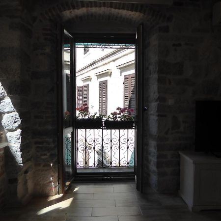 Apartaments Charlie Chaplin Kotor Dış mekan fotoğraf