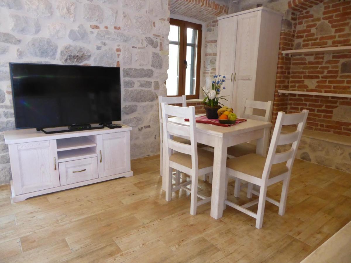 Apartaments Charlie Chaplin Kotor Dış mekan fotoğraf