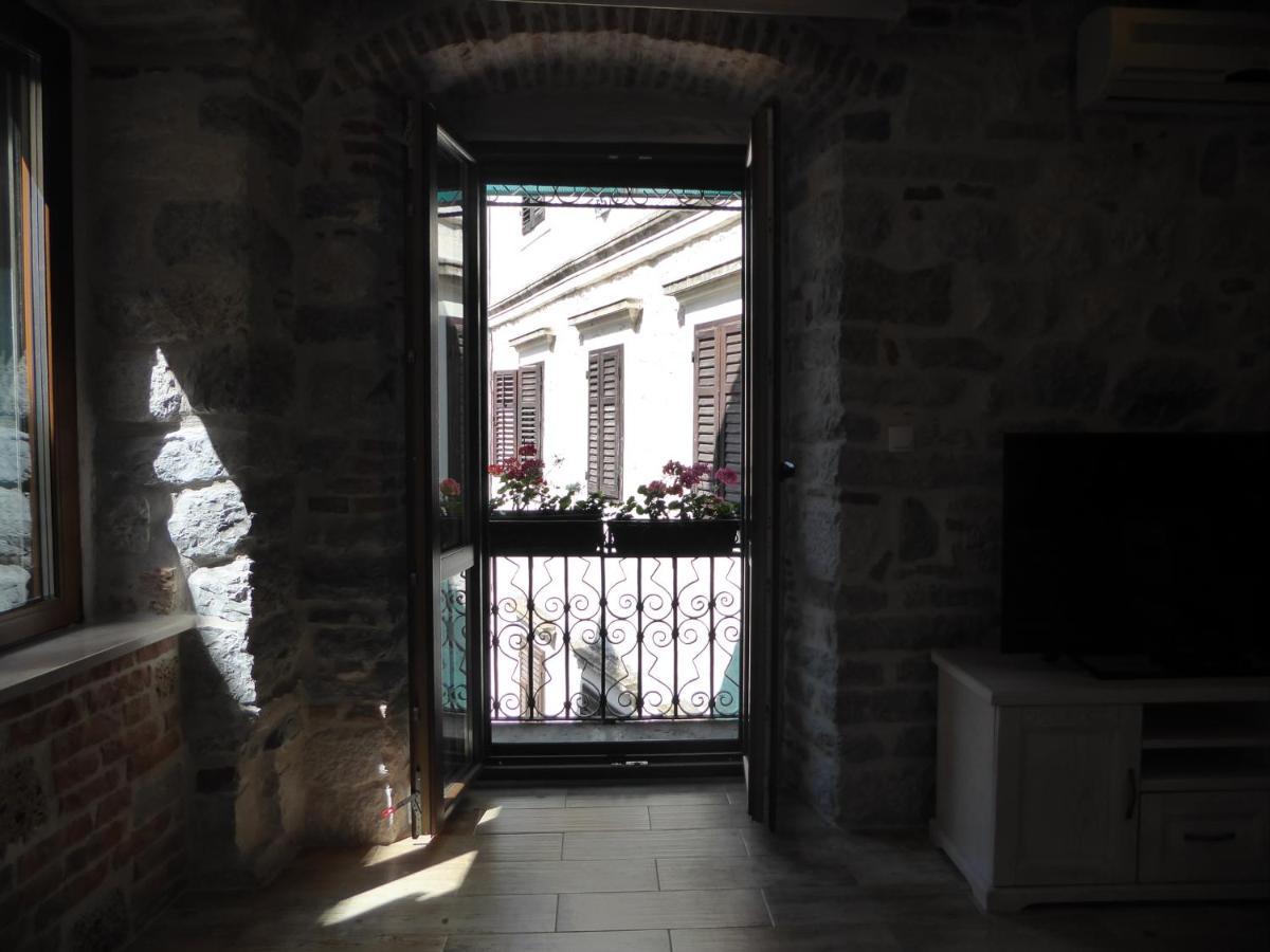 Apartaments Charlie Chaplin Kotor Dış mekan fotoğraf